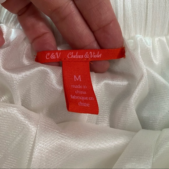 chelsea and violet white embroidered shorts - Picture 4 of 10